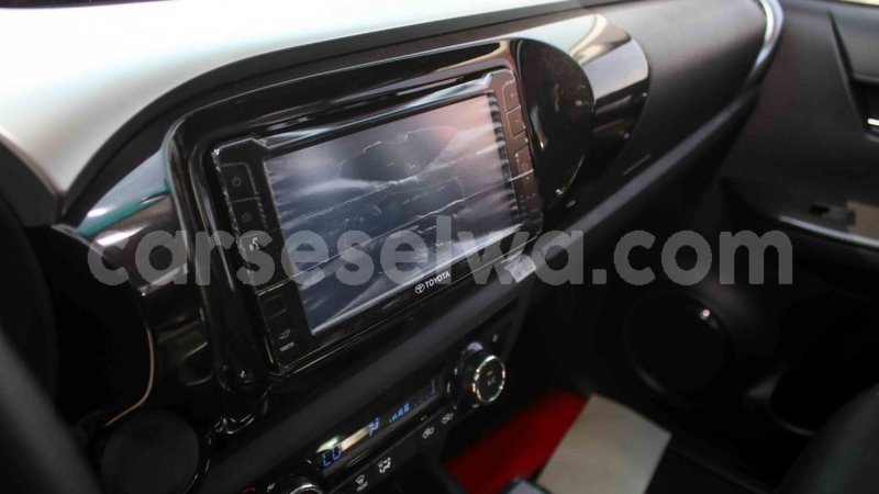 Big with watermark toyota hilux east mahe import dubai 5637