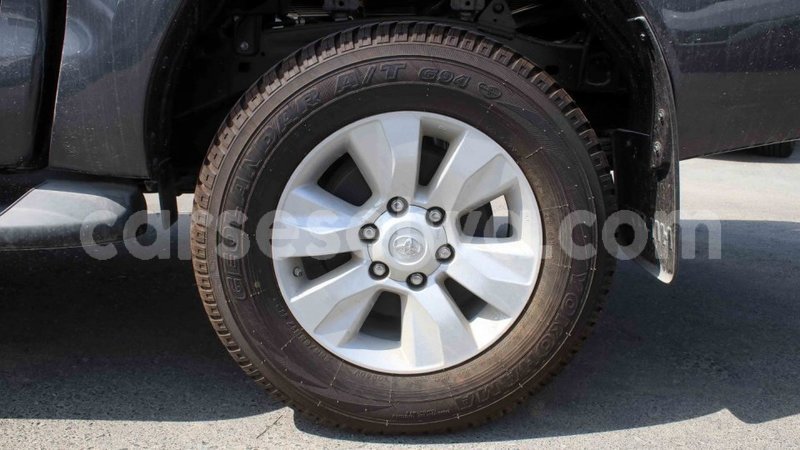Big with watermark toyota hilux east mahe import dubai 5637