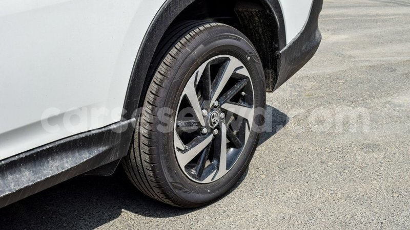 Big with watermark toyota rush east mahe import dubai 5638