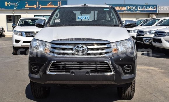 Acheter Import Voiture Toyota Hilux Autre à Import - Dubai, East Mahé Acheter Import Voiture Toyota Hilux Autre à Import - Dubai, East Mahé