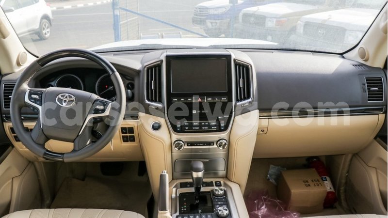 Big with watermark toyota land cruiser east mahe import dubai 5641