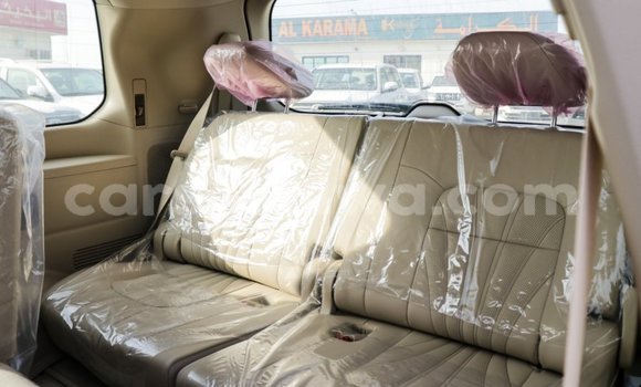 Acheter Import Voiture Toyota Land Cruiser Noir à Import - Dubai, East Mahé Acheter Import Voiture Toyota Land Cruiser Noir à Import - Dubai, East Mahé