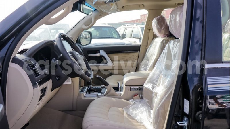 Big with watermark toyota land cruiser east mahe import dubai 5641