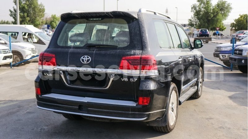 Big with watermark toyota land cruiser east mahe import dubai 5641