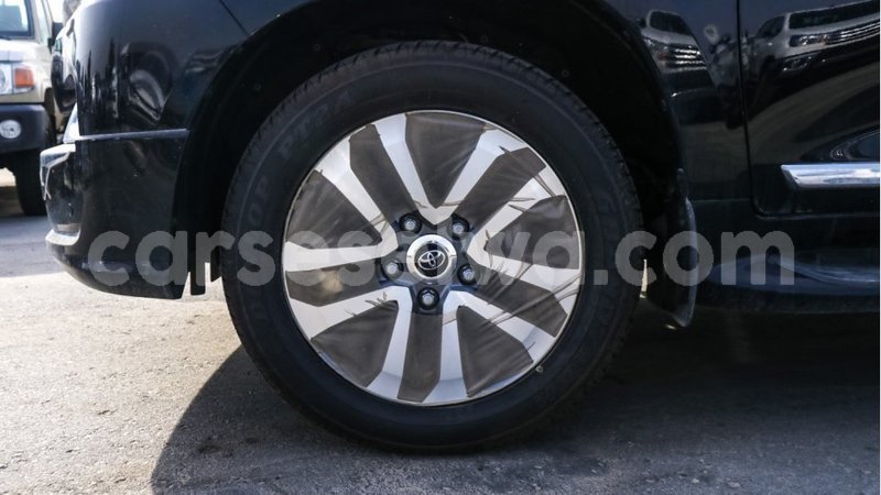 Big with watermark toyota land cruiser east mahe import dubai 5641