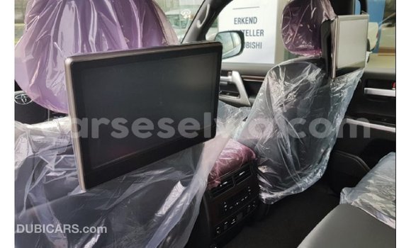 Acheter Import Voiture Toyota Land Cruiser Noir à Import - Dubai, East Mahé Acheter Import Voiture Toyota Land Cruiser Noir à Import - Dubai, East Mahé