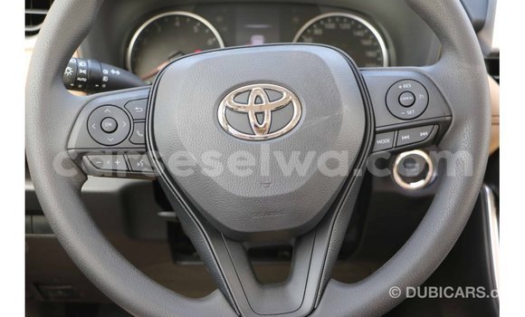 Acheter Import Utilitaire Toyota Ade Blanc à Import - Dubai, East Mahé Acheter Import Utilitaire Toyota Ade Blanc à Import - Dubai, East Mahé