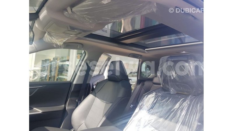 Big with watermark toyota ade east mahe import dubai 5646