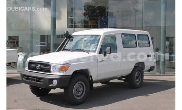 Buy Import Toyota Land Cruiser White Car in Import - Dubai in East Mahé Buy Import Toyota Land Cruiser White Car in Import - Dubai in East Mahé