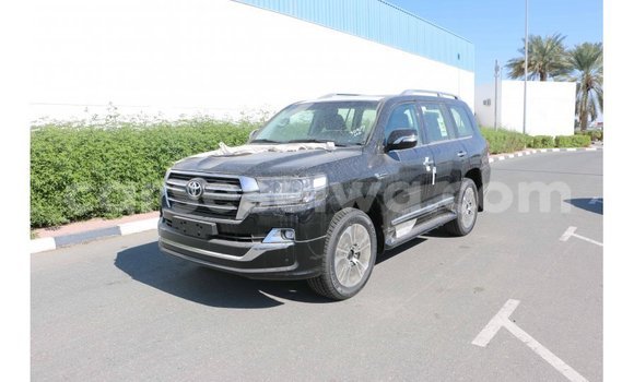 Acheter Import Voiture Toyota Land Cruiser Noir à Import - Dubai, East Mahé Acheter Import Voiture Toyota Land Cruiser Noir à Import - Dubai, East Mahé