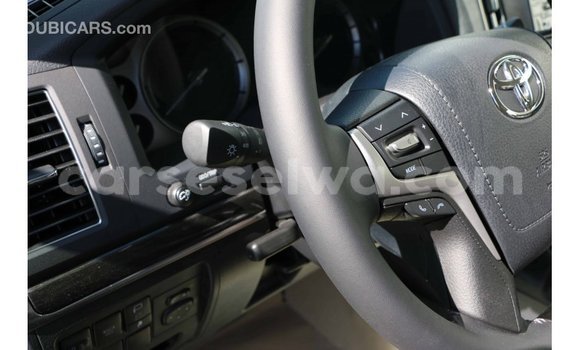 Acheter Import Voiture Toyota Land Cruiser Noir à Import - Dubai, East Mahé Acheter Import Voiture Toyota Land Cruiser Noir à Import - Dubai, East Mahé