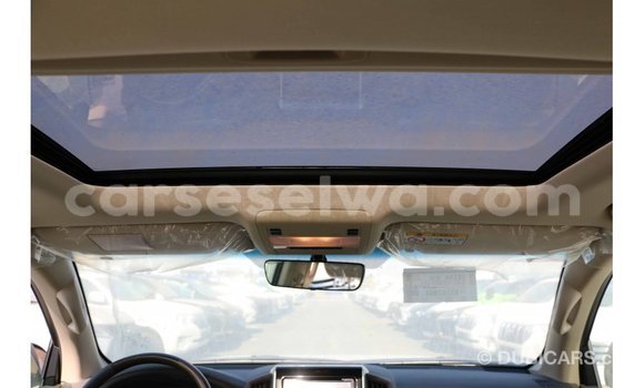 Acheter Import Voiture Toyota Land Cruiser Noir à Import - Dubai, East Mahé Acheter Import Voiture Toyota Land Cruiser Noir à Import - Dubai, East Mahé