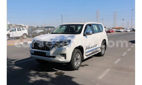 Acheter Import Voiture Toyota Prado Blanc à Import - Dubai, East Mahé Acheter Import Voiture Toyota Prado Blanc à Import - Dubai, East Mahé