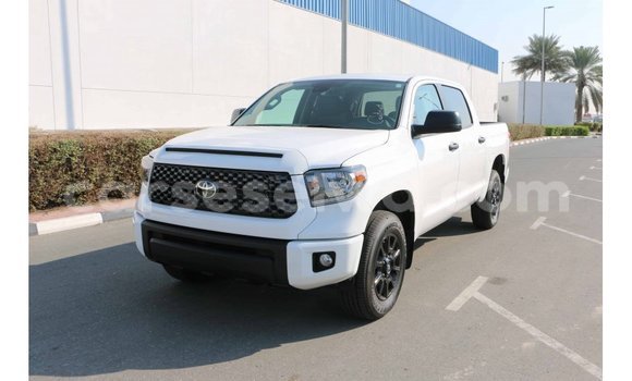 Acheter Import Voiture Toyota Tundra Blanc à Import - Dubai, East Mahé Acheter Import Voiture Toyota Tundra Blanc à Import - Dubai, East Mahé