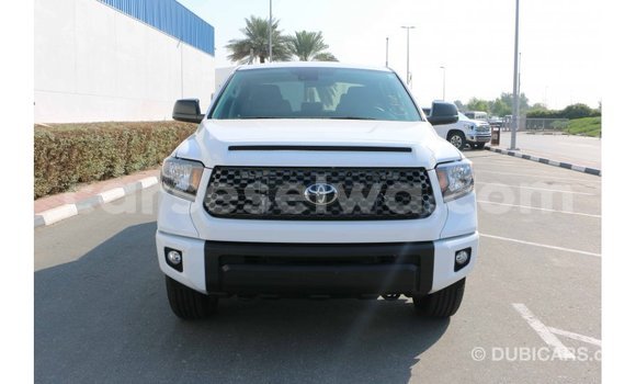 Acheter Import Voiture Toyota Tundra Blanc à Import - Dubai, East Mahé Acheter Import Voiture Toyota Tundra Blanc à Import - Dubai, East Mahé