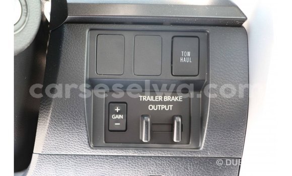 Acheter Import Voiture Toyota Tundra Blanc à Import - Dubai, East Mahé Acheter Import Voiture Toyota Tundra Blanc à Import - Dubai, East Mahé