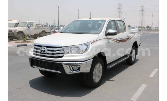 Acheter Import Voiture Toyota Hilux Blanc à Import - Dubai, East Mahé Acheter Import Voiture Toyota Hilux Blanc à Import - Dubai, East Mahé