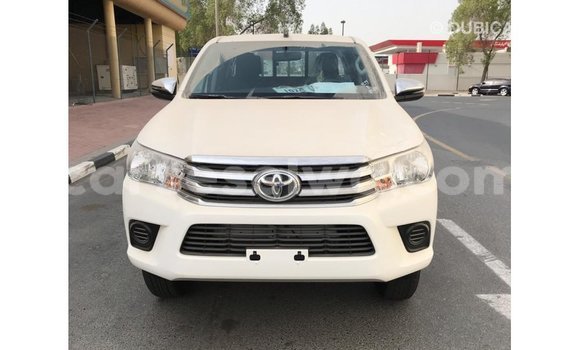 Acheter Import Voiture Toyota Hilux Blanc à Import - Dubai, East Mahé Acheter Import Voiture Toyota Hilux Blanc à Import - Dubai, East Mahé