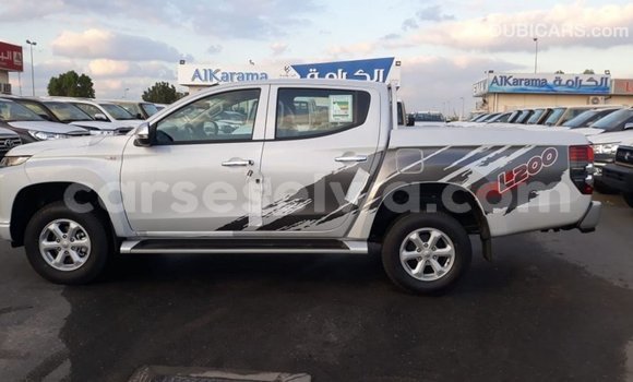 Acheter Import Voiture Mitsubishi L200 Blanc à Import - Dubai, East Mahé Acheter Import Voiture Mitsubishi L200 Blanc à Import - Dubai, East Mahé