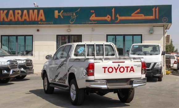 Acheter Import Voiture Toyota Hilux Blanc à Import - Dubai, East Mahé Acheter Import Voiture Toyota Hilux Blanc à Import - Dubai, East Mahé