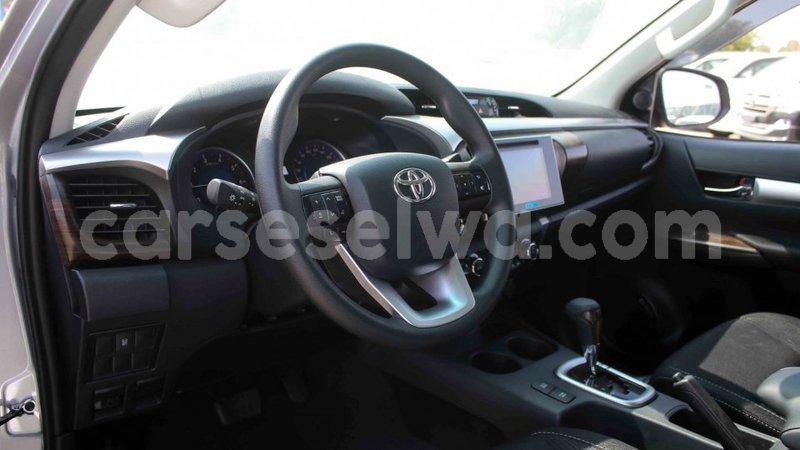 Big with watermark toyota hilux east mahe import dubai 5666