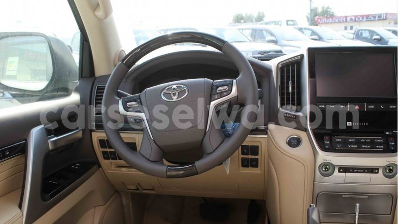 Big with watermark toyota land cruiser east mahe import dubai 5667