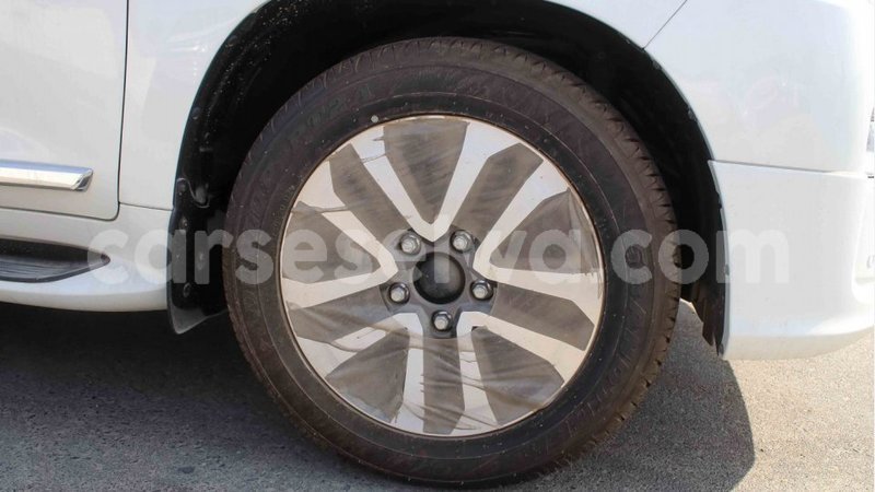 Big with watermark toyota land cruiser east mahe import dubai 5667