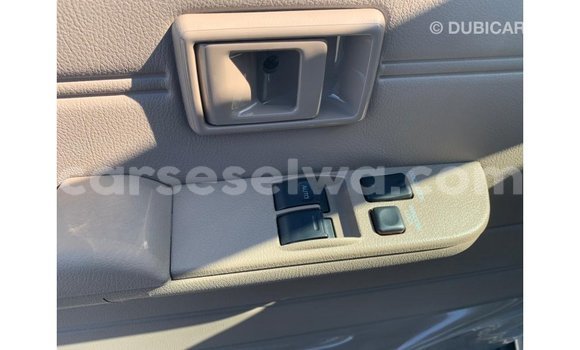 Acheter Import Voiture Mitsubishi i Blanc à Import - Dubai, East Mahé Acheter Import Voiture Mitsubishi i Blanc à Import - Dubai, East Mahé