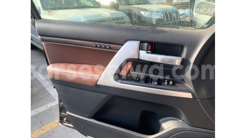 Big with watermark toyota land cruiser east mahe import dubai 5670