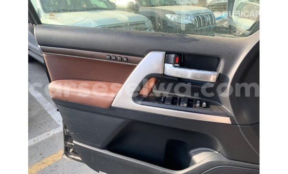 Buy Import Toyota Land Cruiser Black Car in Import - Dubai in East Mahé Buy Import Toyota Land Cruiser Black Car in Import - Dubai in East Mahé