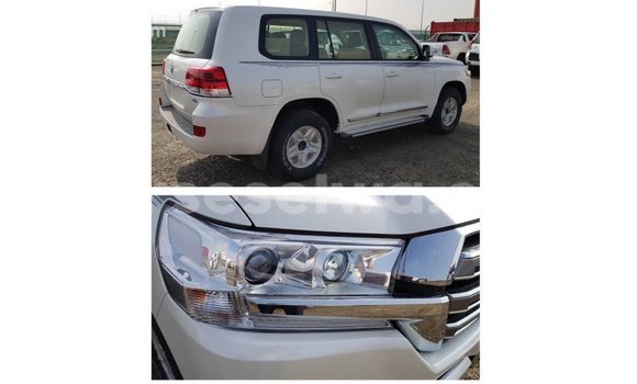 Acheter Import Voiture Toyota Land Cruiser Blanc à Import - Dubai, East Mahé Acheter Import Voiture Toyota Land Cruiser Blanc à Import - Dubai, East Mahé