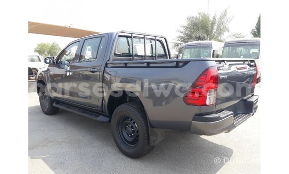 Acheter Import Voiture Toyota Hilux Noir à Import - Dubai, East Mahé Acheter Import Voiture Toyota Hilux Noir à Import - Dubai, East Mahé