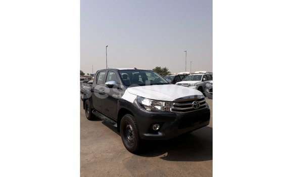 Acheter Import Voiture Toyota Hilux Noir à Import - Dubai, East Mahé Acheter Import Voiture Toyota Hilux Noir à Import - Dubai, East Mahé