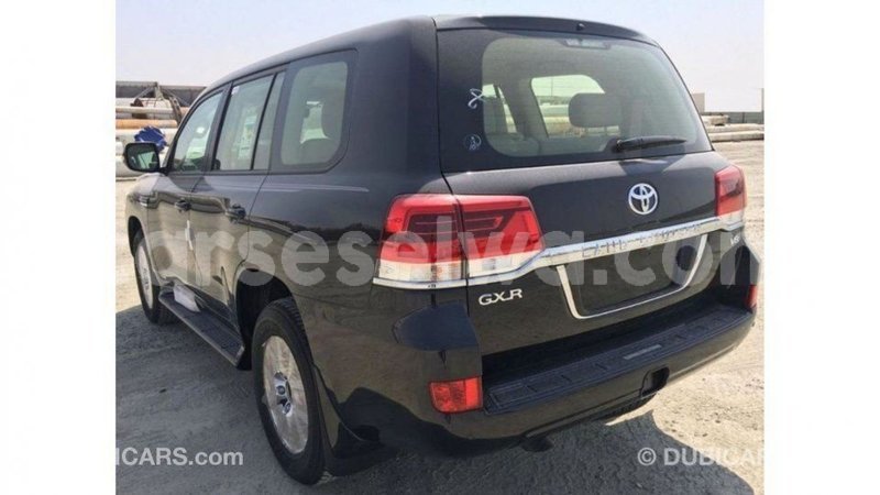 Big with watermark toyota land cruiser east mahe import dubai 5677