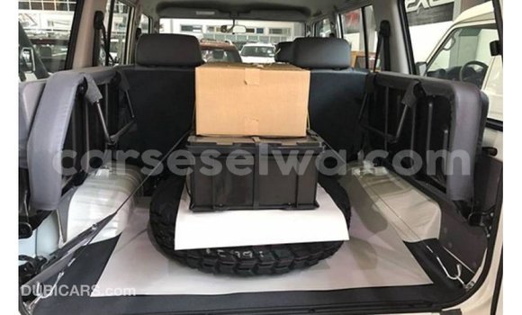 Buy Import Toyota Land Cruiser White Car in Import - Dubai in East Mahé Buy Import Toyota Land Cruiser White Car in Import - Dubai in East Mahé