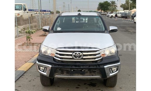Acheter Import Voiture Toyota Hilux Noir à Import - Dubai, East Mahé Acheter Import Voiture Toyota Hilux Noir à Import - Dubai, East Mahé