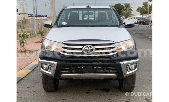 Acheter Import Voiture Toyota Hilux Noir à Import - Dubai, East Mahé Acheter Import Voiture Toyota Hilux Noir à Import - Dubai, East Mahé