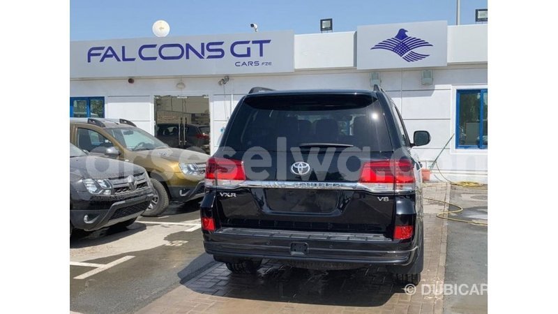Big with watermark toyota land cruiser east mahe import dubai 5686