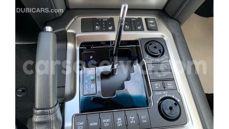 Big with watermark toyota land cruiser east mahe import dubai 5686