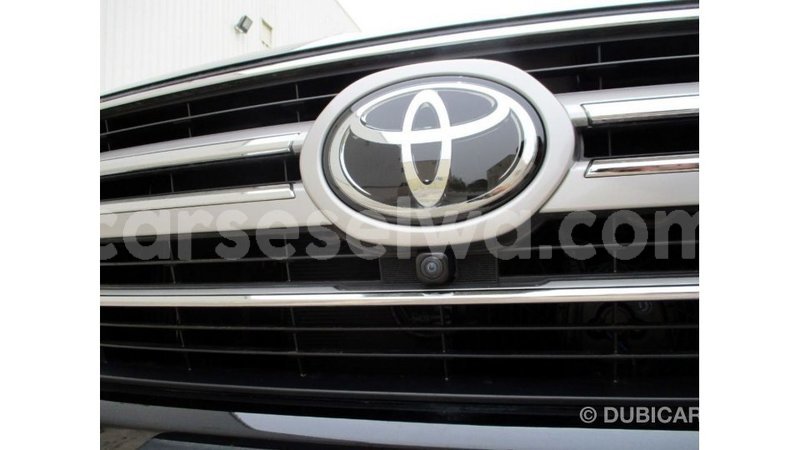 Big with watermark toyota land cruiser east mahe import dubai 5686