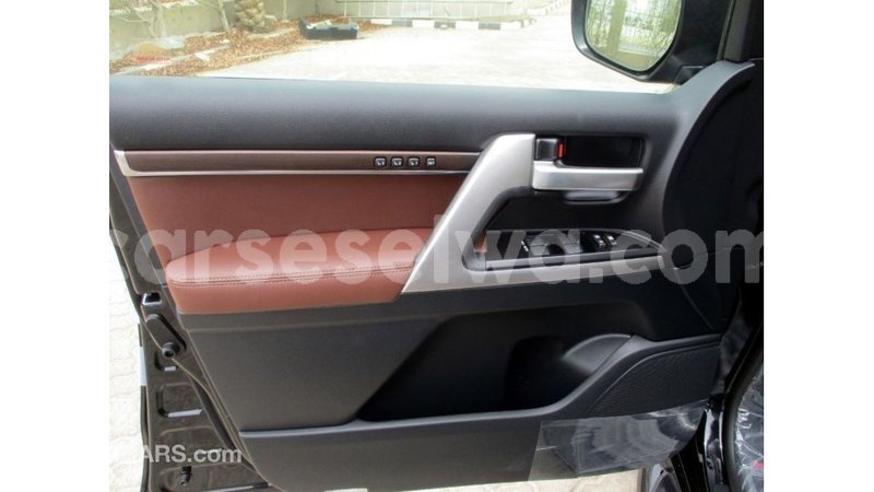 Big with watermark toyota land cruiser east mahe import dubai 5686