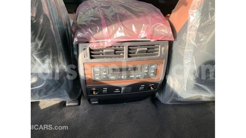 Big with watermark toyota land cruiser east mahe import dubai 5686