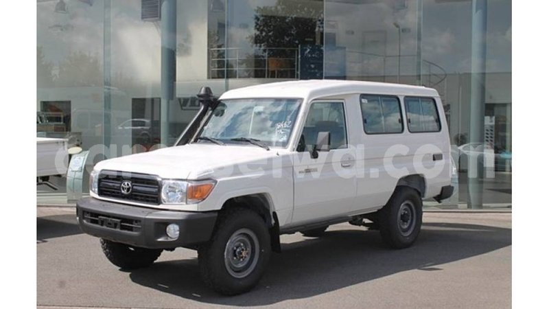 Big with watermark toyota land cruiser east mahe import dubai 5687