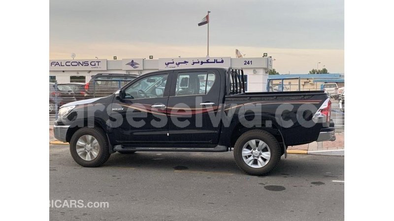 Big with watermark toyota hilux east mahe import dubai 5688