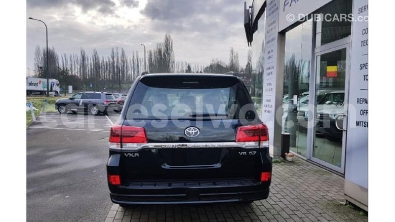 Big with watermark toyota land cruiser east mahe import dubai 5689