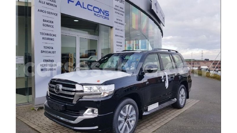 Big with watermark toyota land cruiser east mahe import dubai 5690