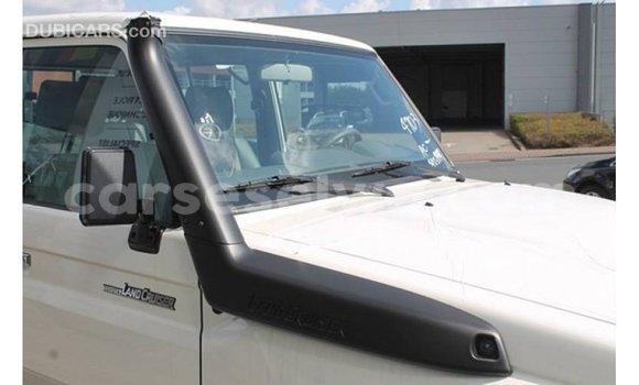 Buy Import Toyota Land Cruiser White Car in Import - Dubai in East Mahé Buy Import Toyota Land Cruiser White Car in Import - Dubai in East Mahé
