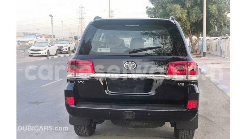 Big with watermark toyota land cruiser east mahe import dubai 5692