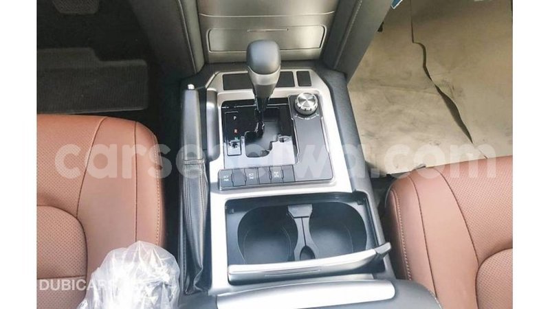 Big with watermark toyota land cruiser east mahe import dubai 5692