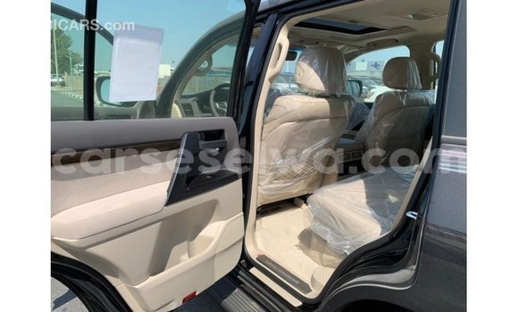 Buy Import Toyota Land Cruiser Black Car in Import - Dubai in East Mahé Buy Import Toyota Land Cruiser Black Car in Import - Dubai in East Mahé